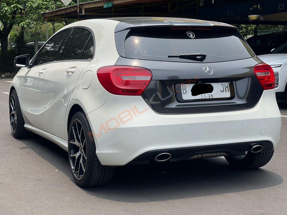 Mobil Mercedes-Benz A-Class 2013