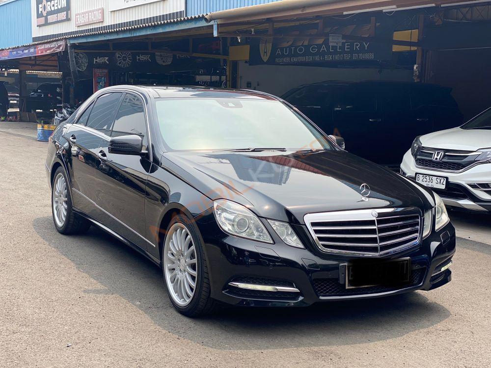 Mobil Mercedes-Benz E-Class 2011