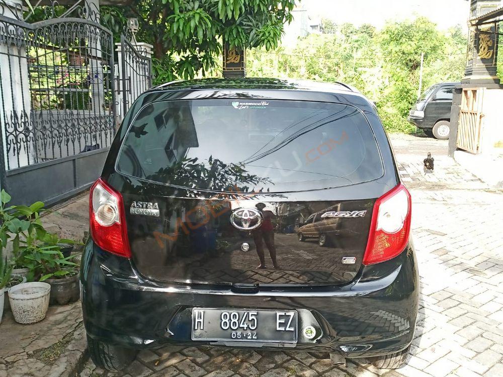Mobil Toyota Agya 2014