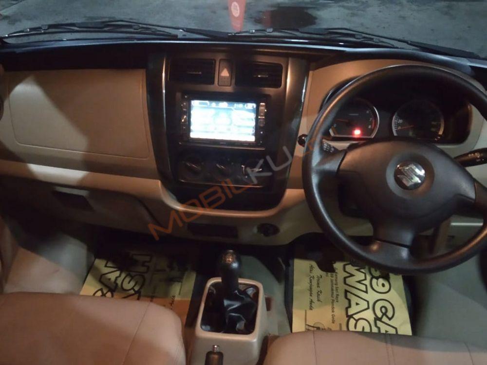 Mobil Suzuki APV 2009