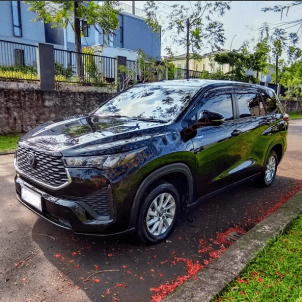 Mobil Toyota Kijang Innova Zenix 2024