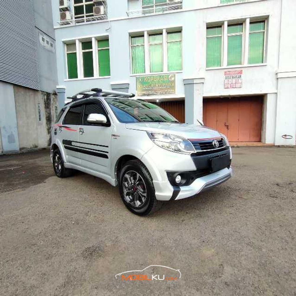 Mobil Toyota Rush 2016