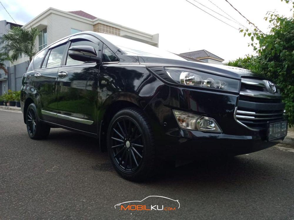 Mobil Toyota Kijang Innova 2017