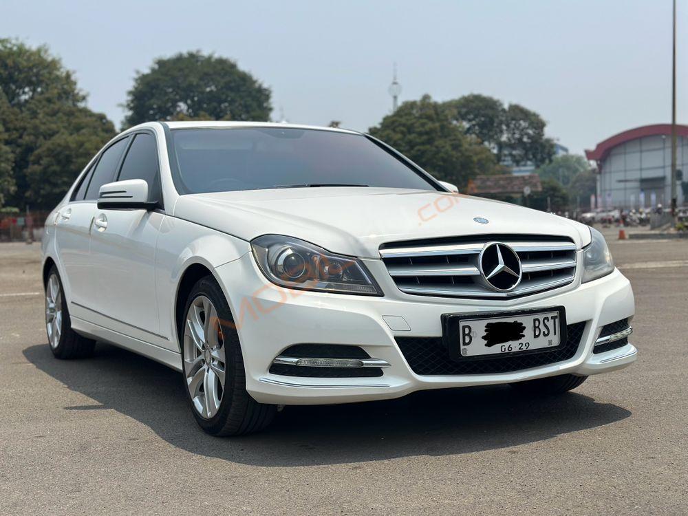 Mobil Mercedes-Benz C-Class 2014