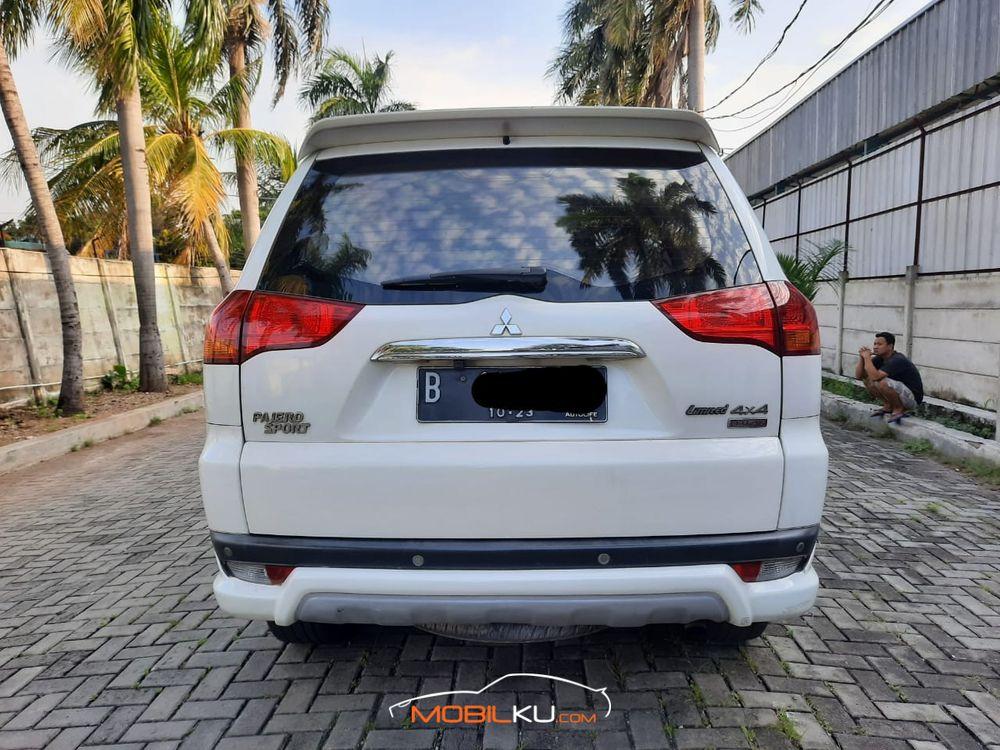 Mobil Mitsubishi Pajero Sport 2015