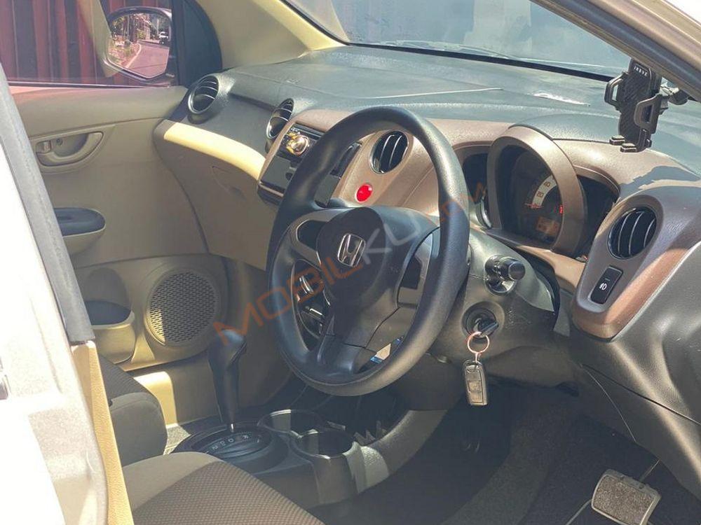 Mobil Honda Brio 2013