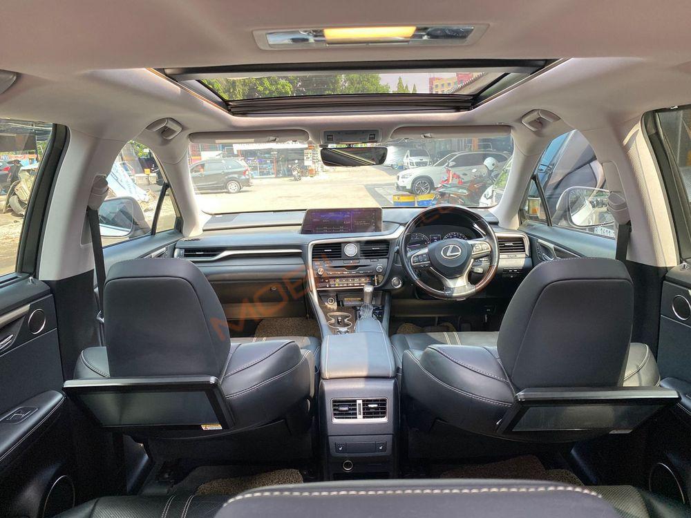 Mobil Lexus RX 2018