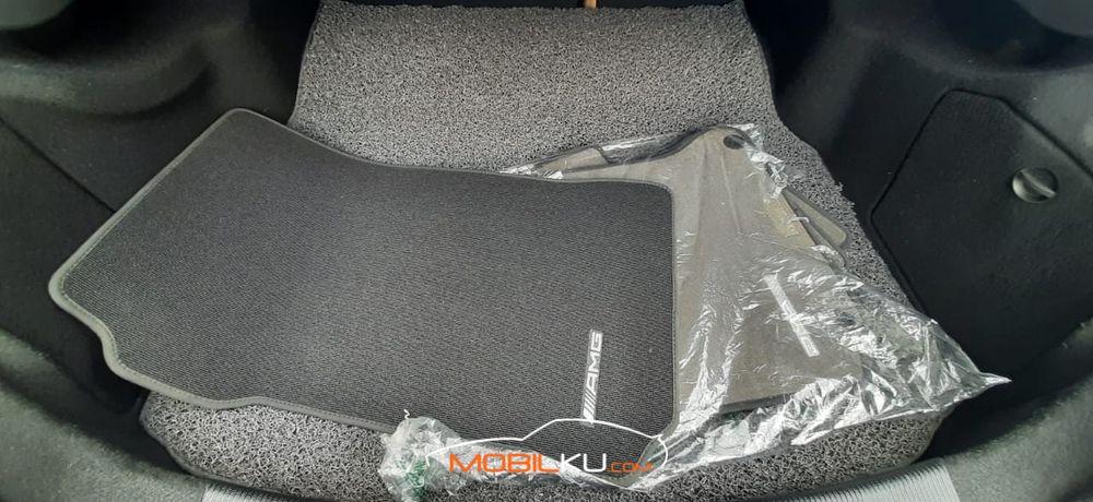 Mobil Mercedes-Benz C-Class 2013