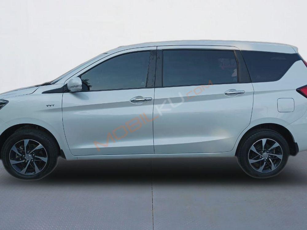 Mobil Suzuki Ertiga 2023