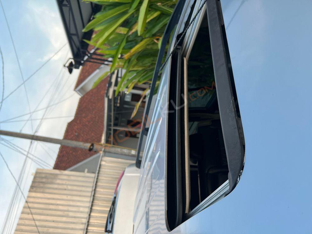 Mobil Mitsubishi Pajero 2012