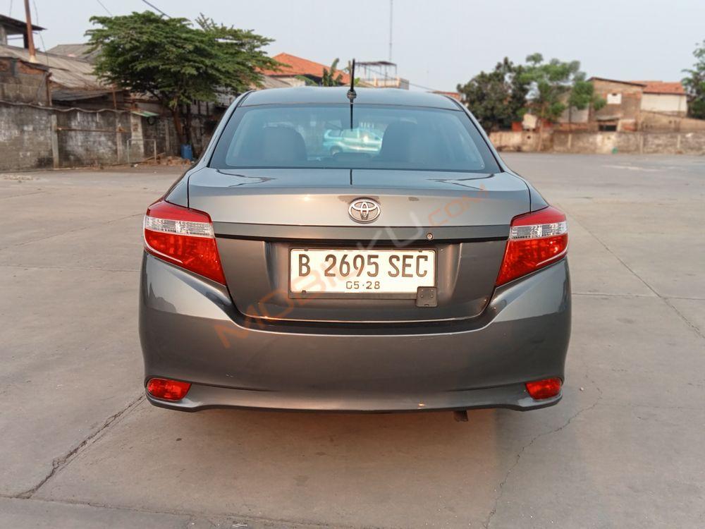 Mobil Toyota Limo 2014