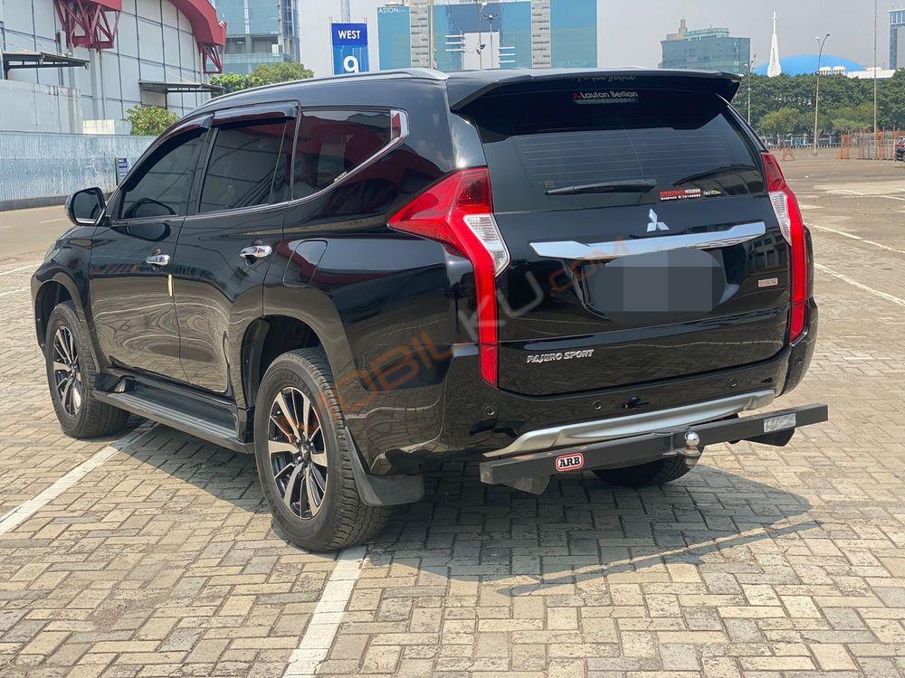 Mobil Mitsubishi Pajero 2018