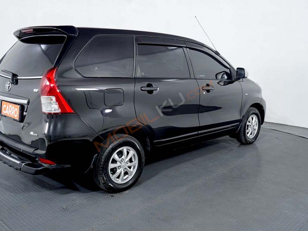 Mobil Toyota Avanza 2012