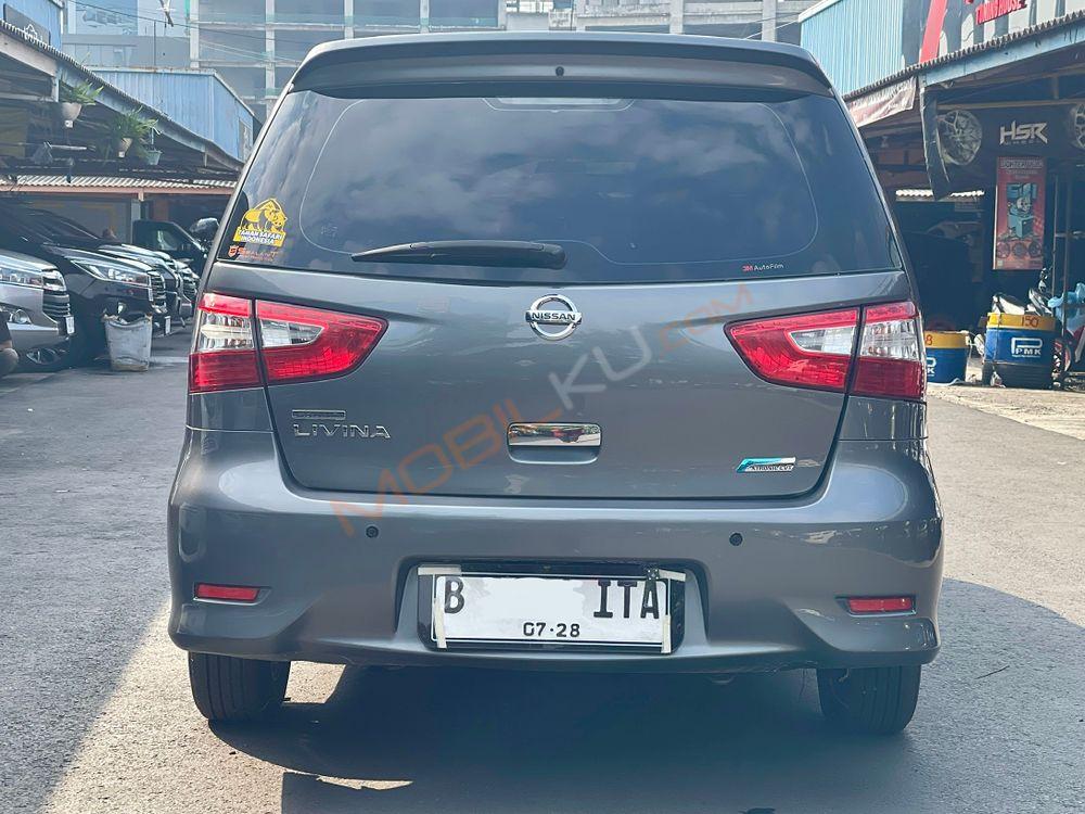 Mobil Nissan Grand Livina 2015