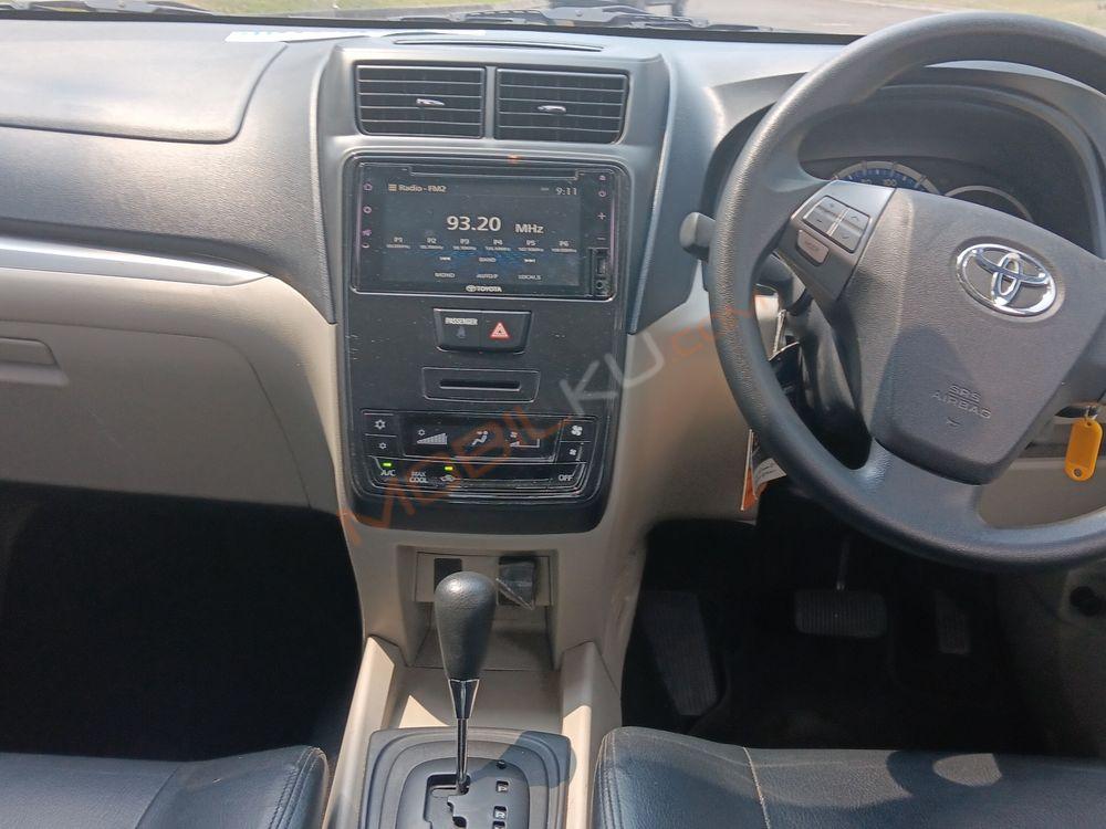 Mobil Toyota Avanza 2020