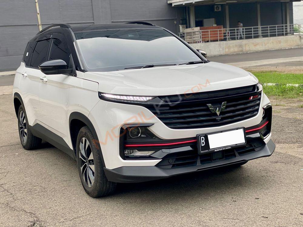 Mobil Wuling Almaz 2021