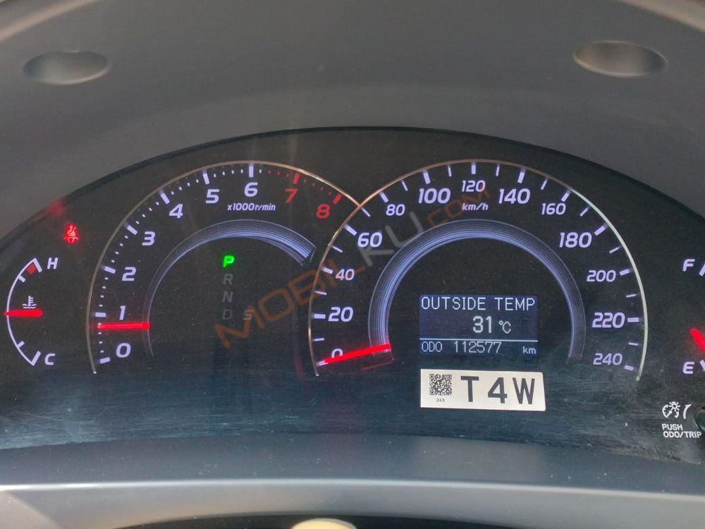 Mobil Toyota Camry 2012