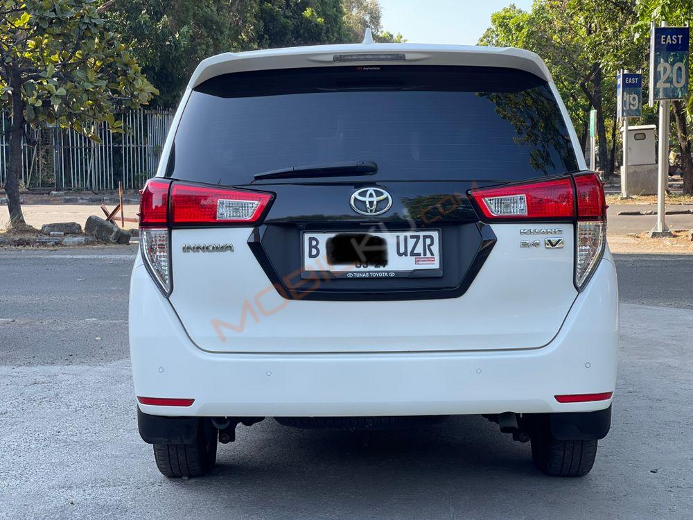 Mobil Toyota Kijang Innova 2022