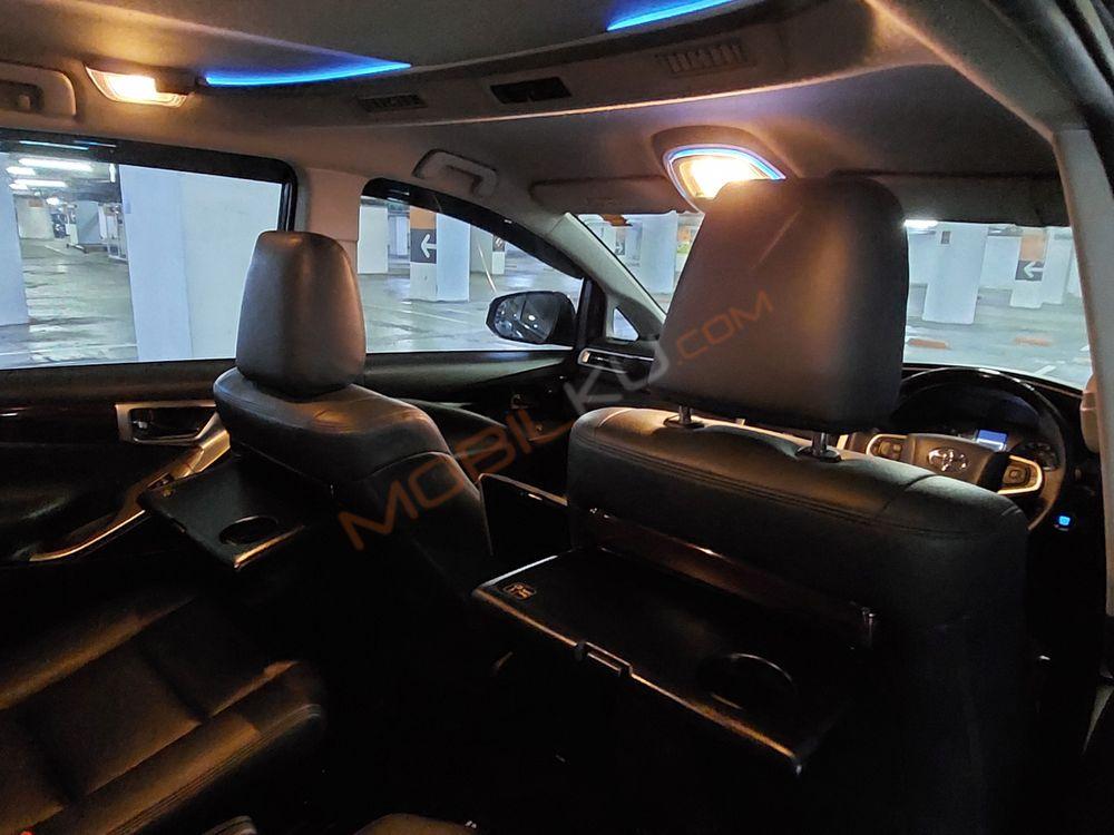 Mobil Toyota Kijang Innova 2018