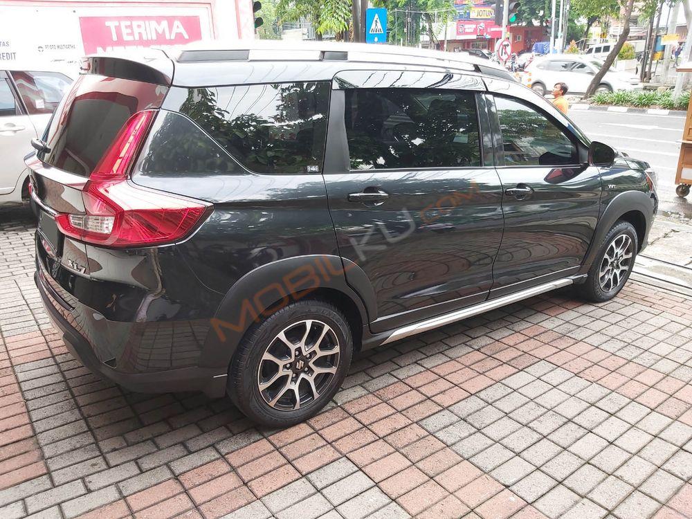 Mobil Suzuki XL7 2021