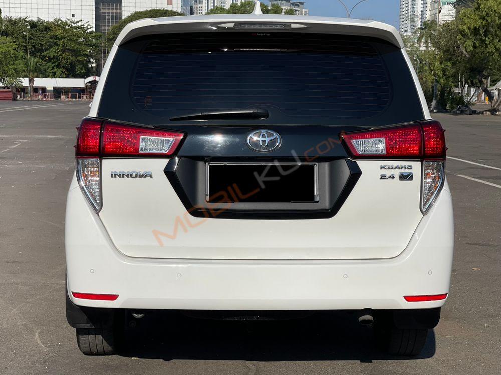 Mobil Toyota Kijang Innova 2022
