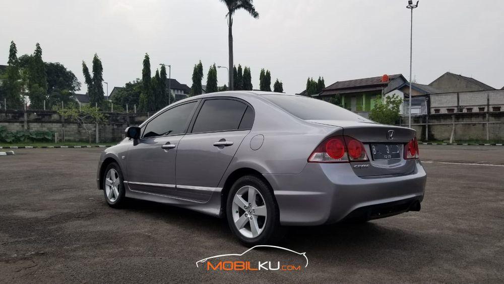 Mobil Honda Civic Sedan 2008