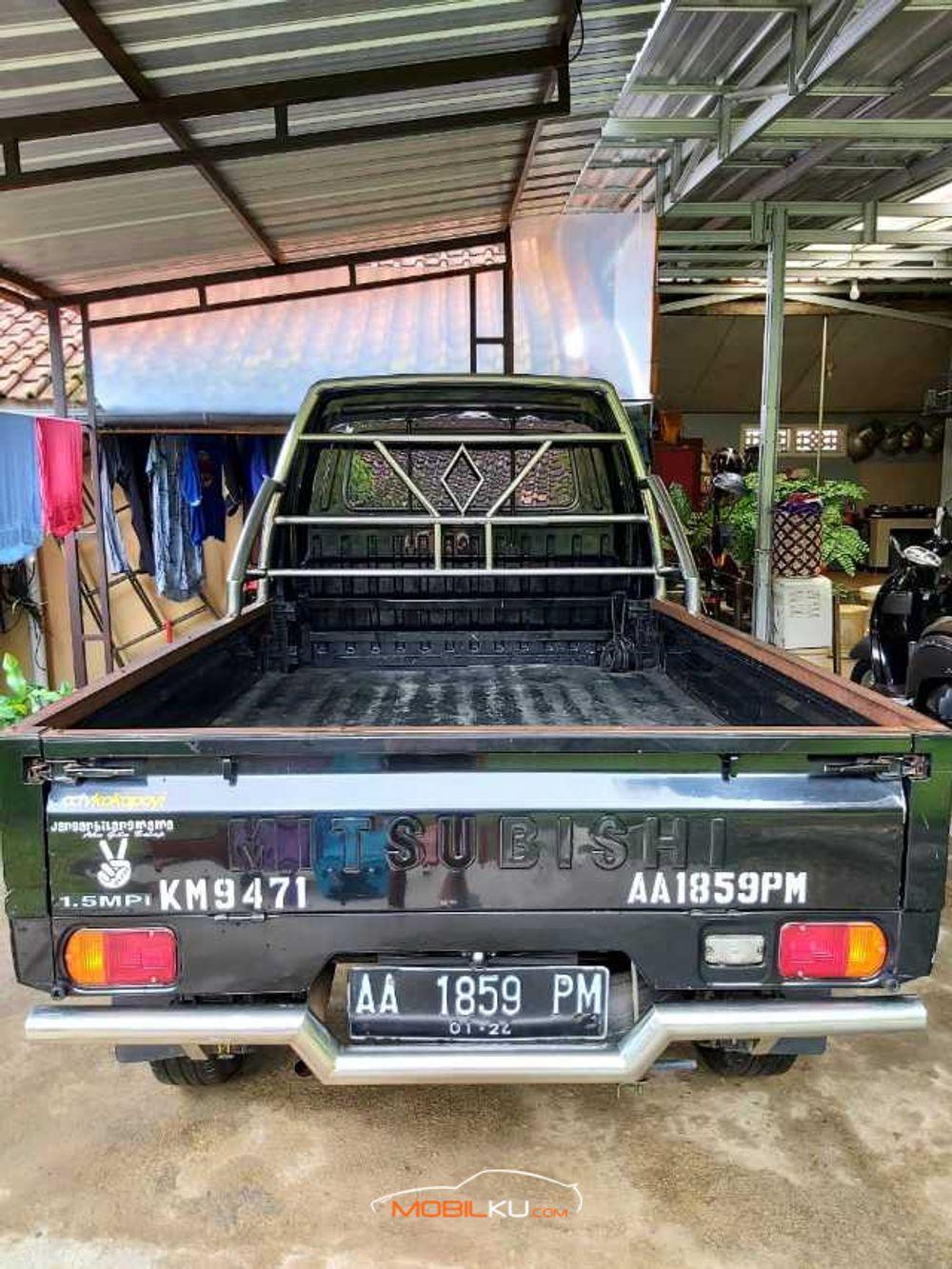 Mobil Mitsubishi Colt 2018