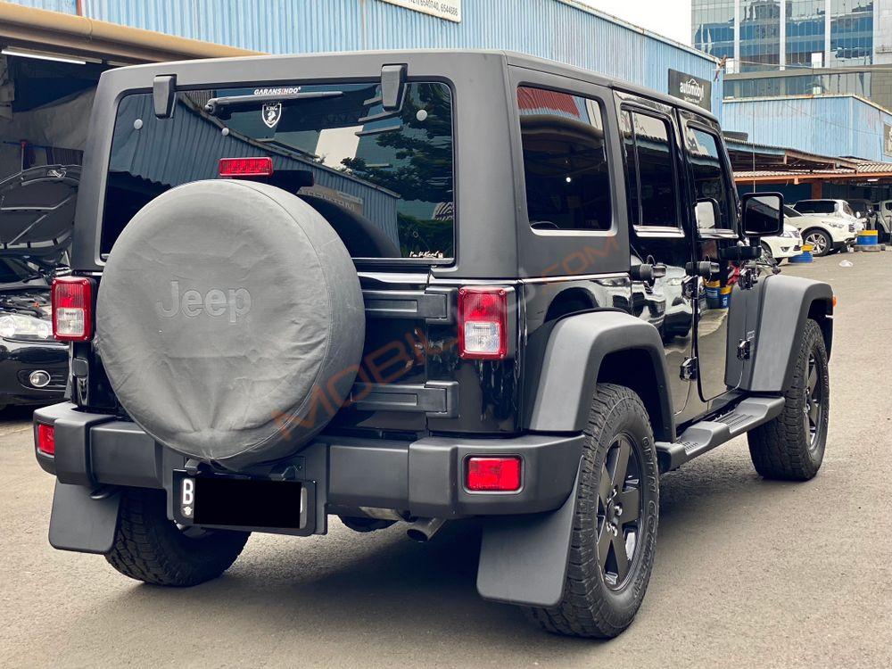 Mobil Jeep Wrangler 2011