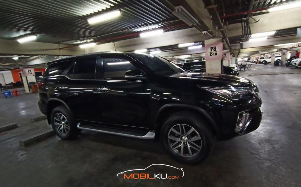Mobil Toyota Fortuner 2016