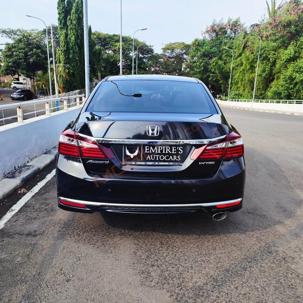 Mobil Honda Accord 2017