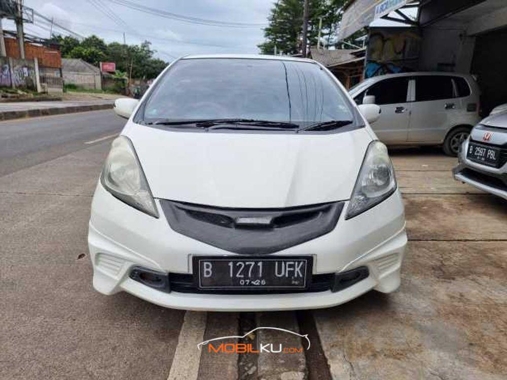 Mobil Honda Jazz 2009