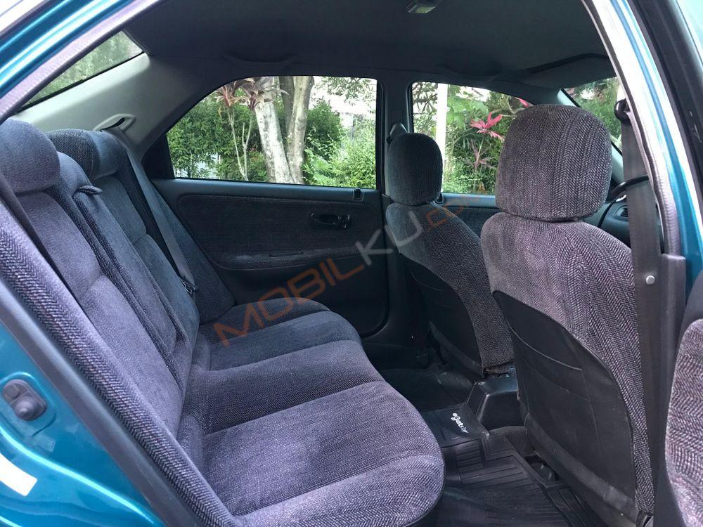 Mobil Honda Civic Sedan 1995