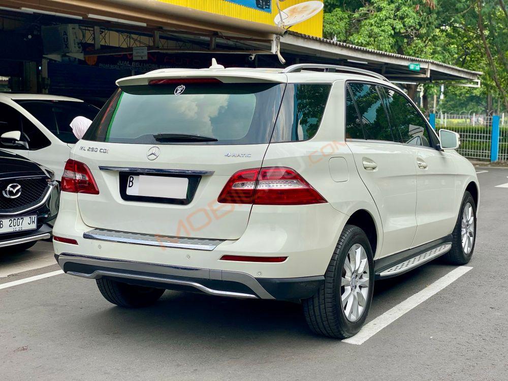 Mobil Mercedes-Benz ML 2013