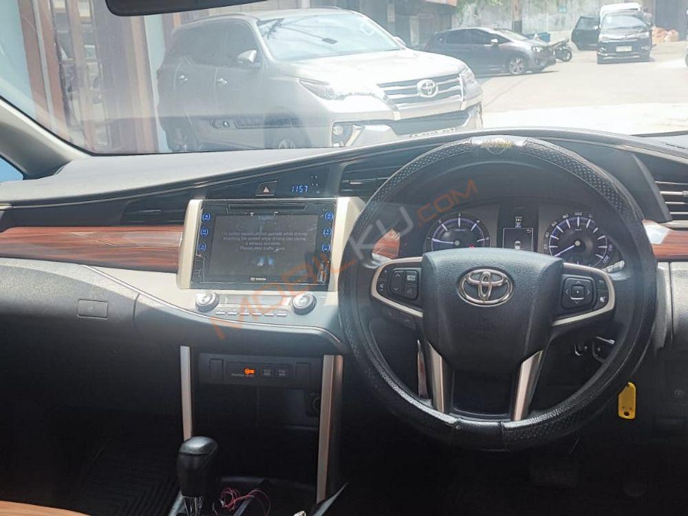 Mobil Toyota Kijang Innova 2019