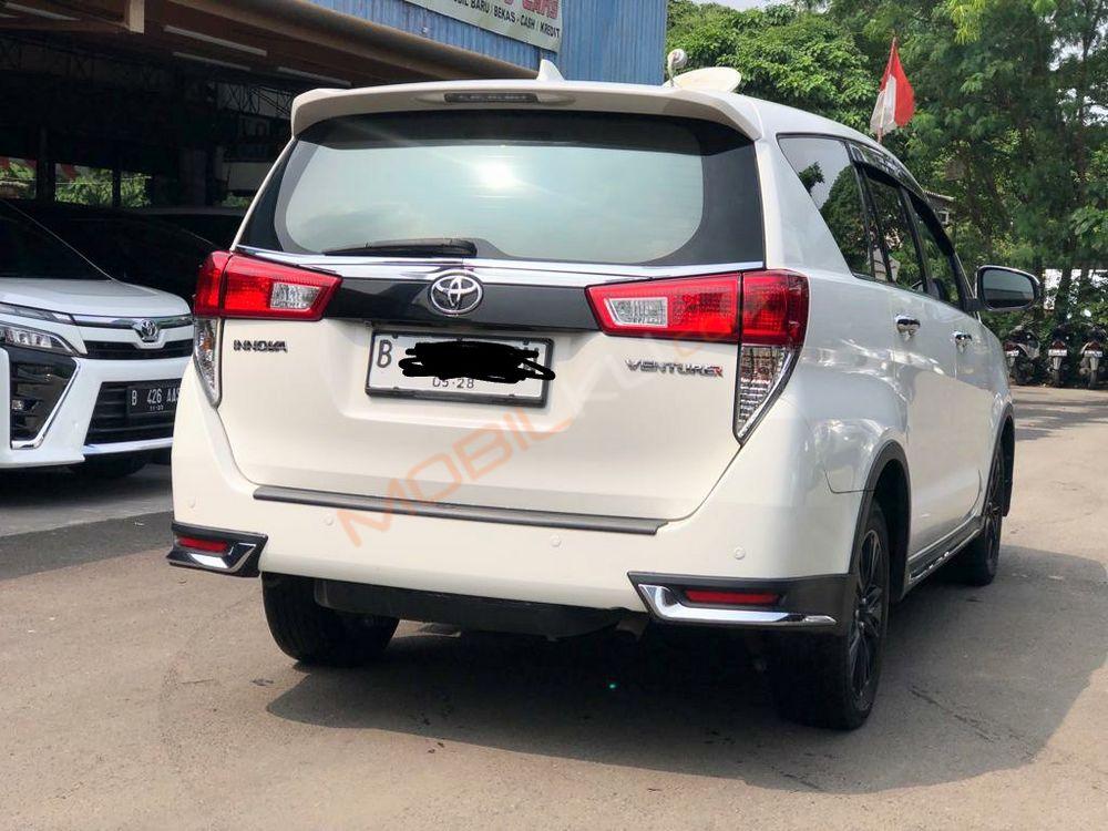 Mobil Toyota Kijang Innova 2018