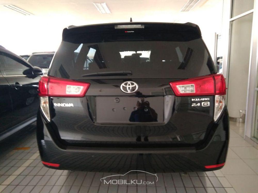 Mobil Toyota Kijang Innova 2019