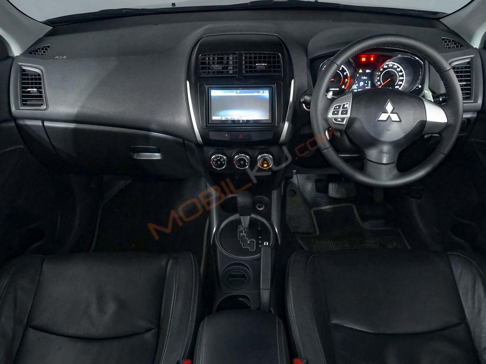 Mobil Mitsubishi Outlander Sport 2013