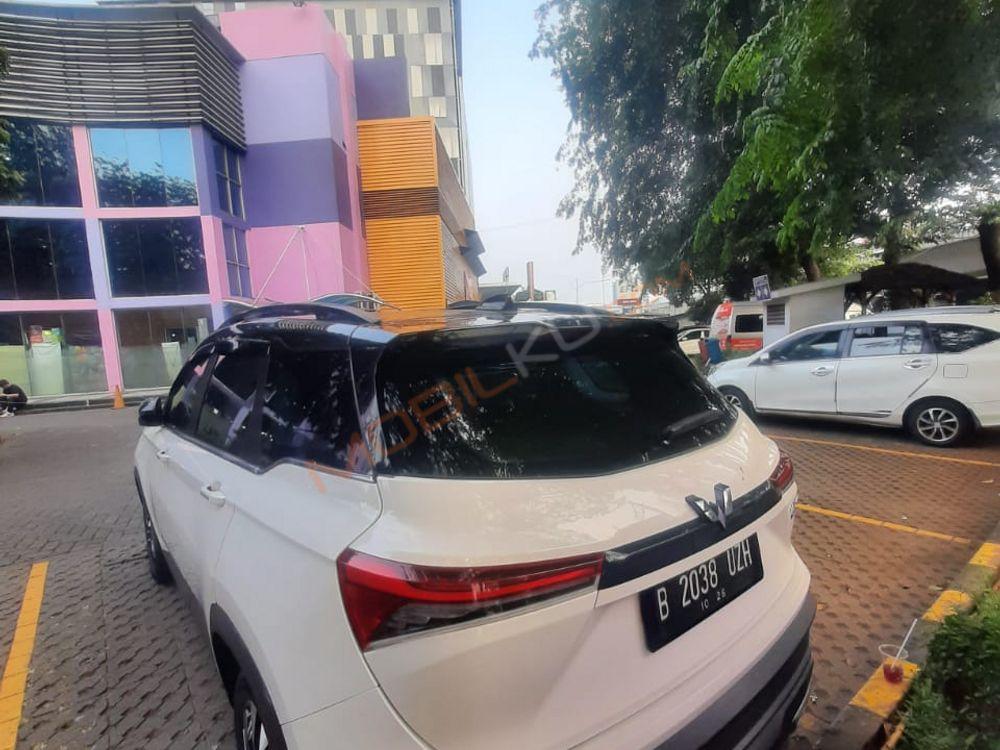 Mobil Wuling Almaz 2021