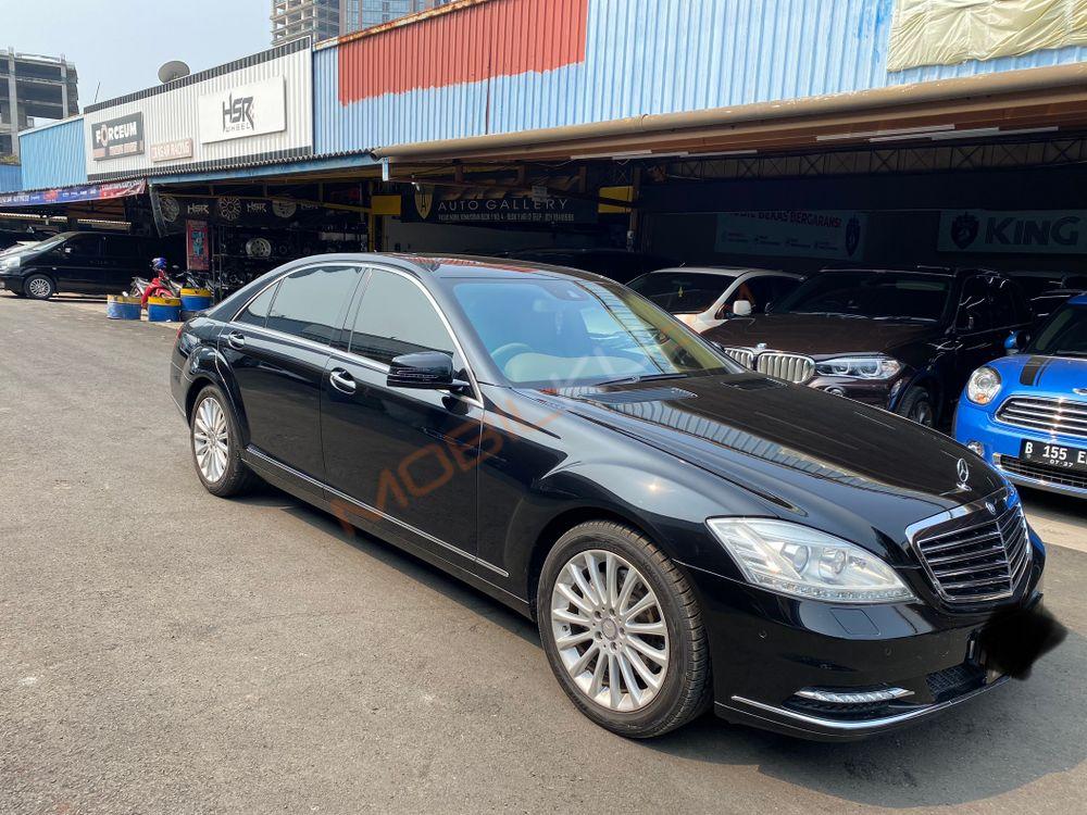Mobil Mercedes-Benz S-Class 2011