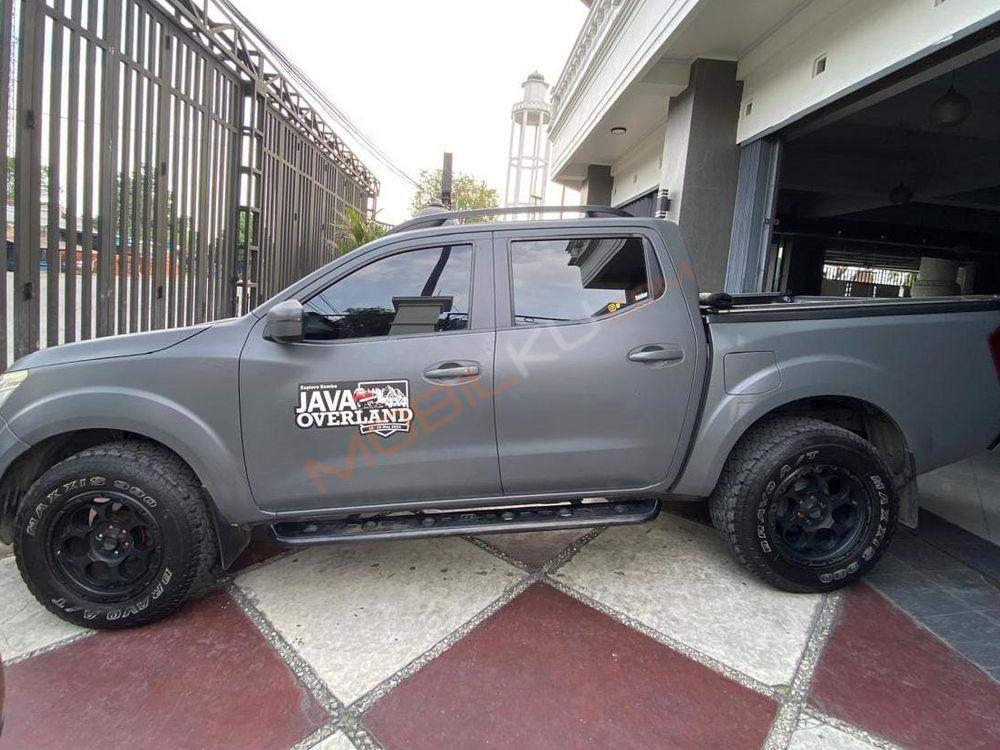 Mobil Nissan Navara 2015