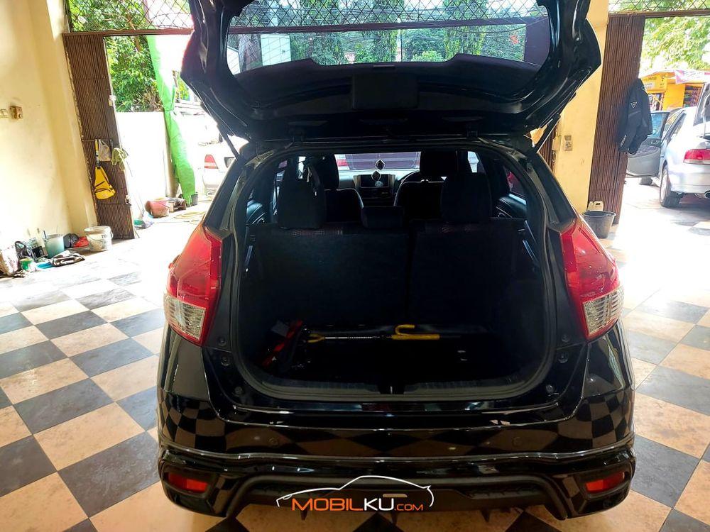 Mobil Toyota Yaris 2016