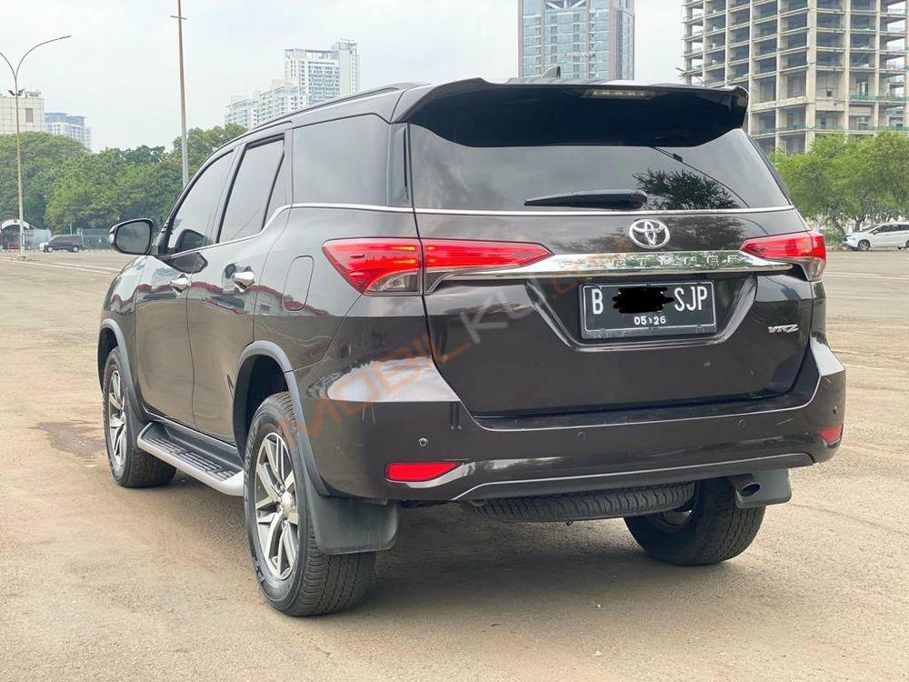Mobil Toyota Fortuner 2016