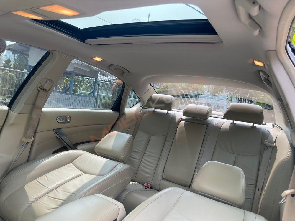 Mobil Nissan Teana 2010