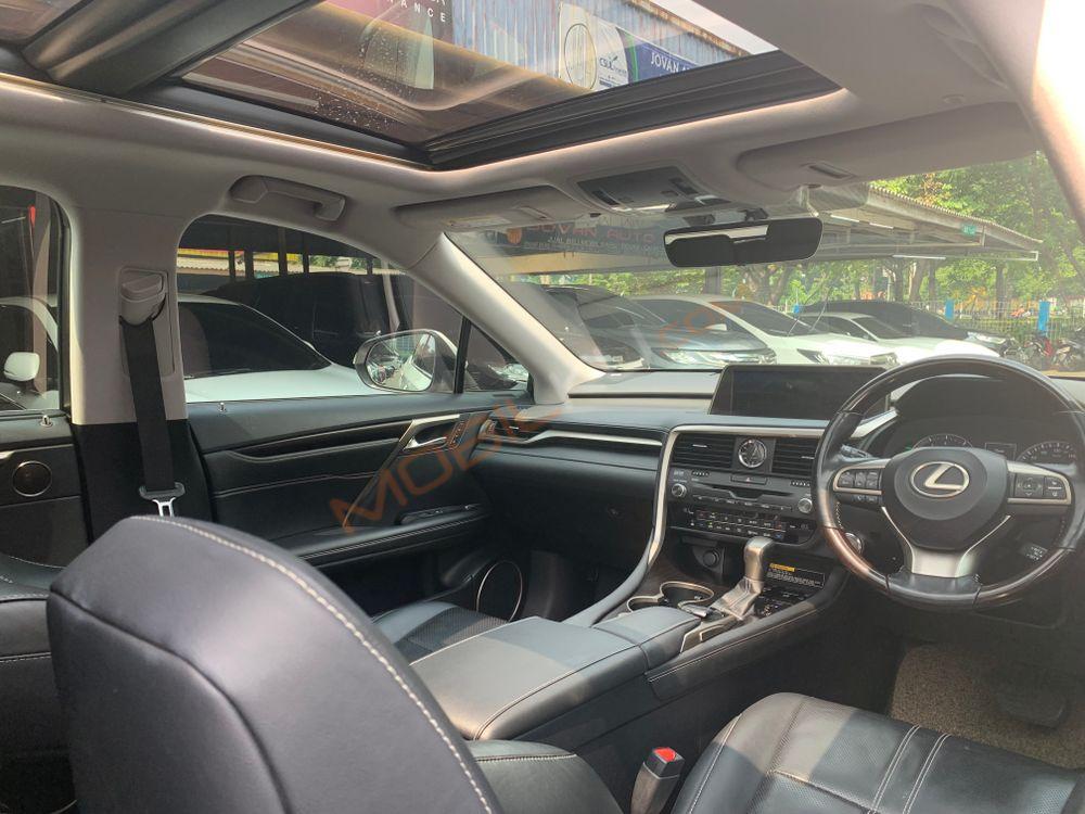 Mobil Lexus RX 2018