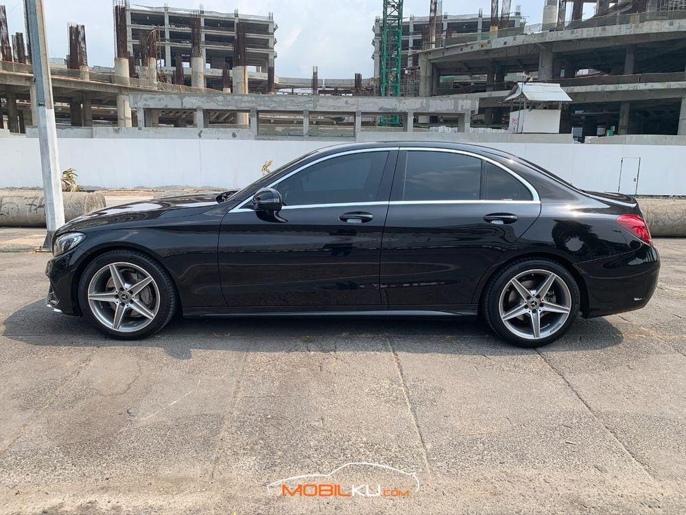 Mobil Mercedes-Benz C-Class 2017