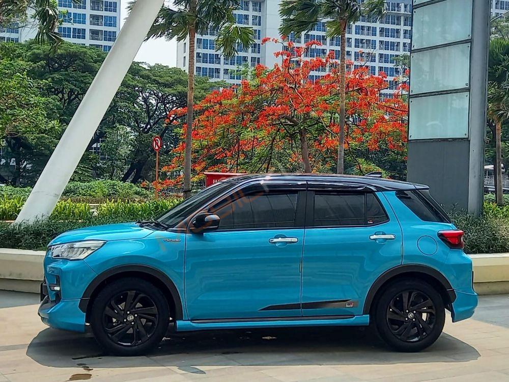 Mobil Toyota Raize 2022