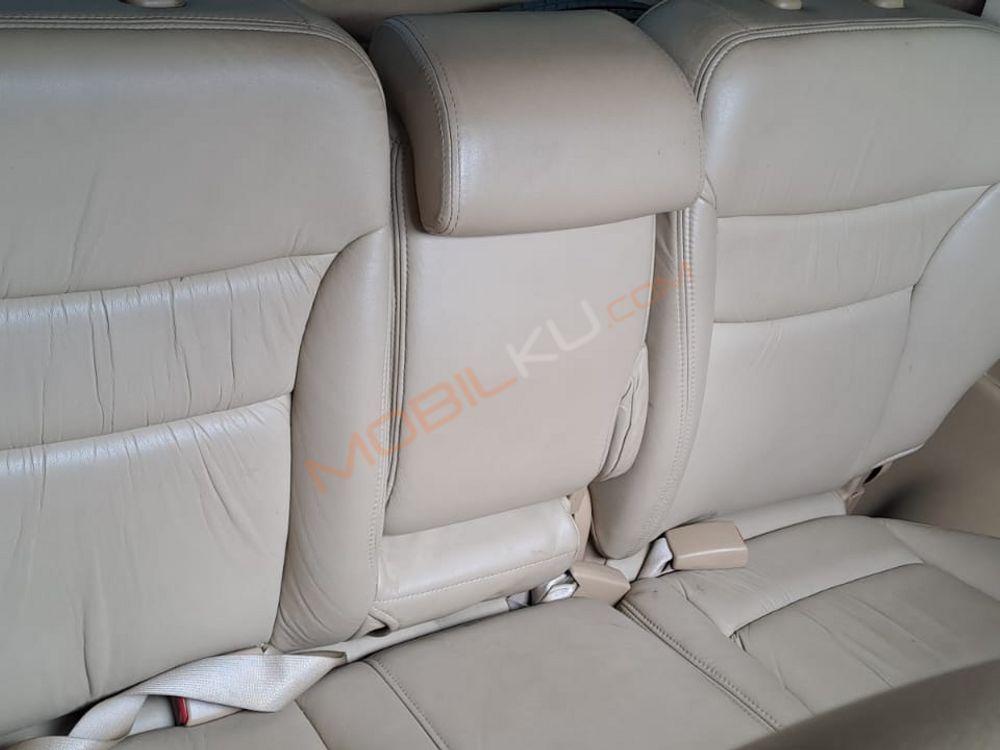 Mobil Honda Elysion 2005