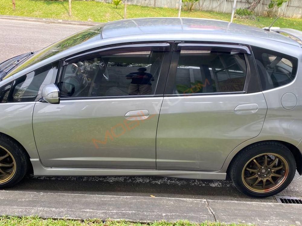 Mobil Honda Jazz 2009