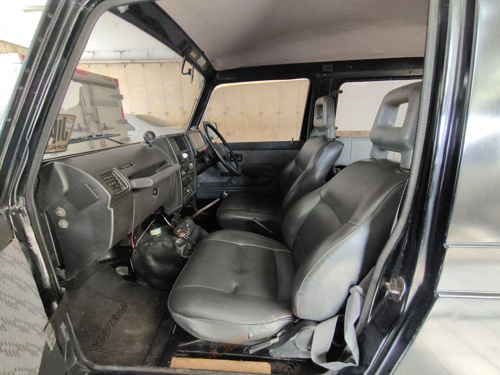 Mobil Suzuki Jimny 1989