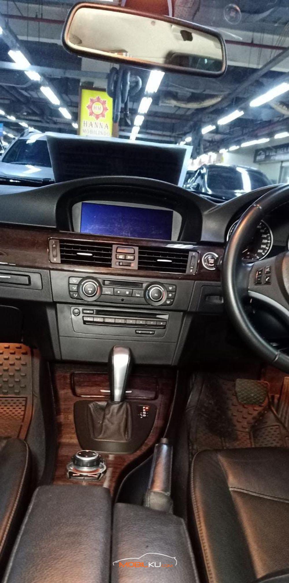 Mobil BMW 3 Series 2012